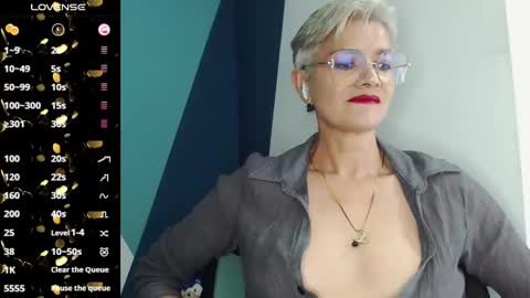 Snapshot of scarlett_paris chatting on February 26, 2:48 am Scarlett online show from February 26, 2:48 am