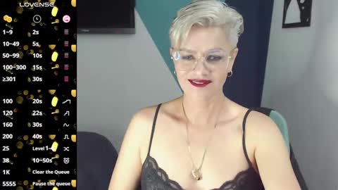 Snapshot of scarlett_paris chatting on February 26, 11:26 pm Scarlett online show from February 26, 11:26 pm