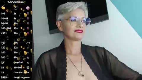 Snapshot of scarlett_paris chatting on March 4, 11:43 pm Scarlett online show from March 4, 11:43 pm