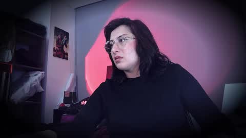 Snapshot of scarlett_sen chatting on June 4, 2:56 pm Mistress Scarlett online show from June 4, 2:56 pm