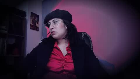 Snapshot of scarlett_sen chatting on June 10, 2:38 pm Mistress Scarlett online show from June 10, 2:38 pm