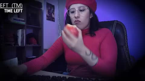 Snapshot of scarlett_sen chatting on June 20, 1:58 pm Mistress Scarlett online show from June 20, 1:58 pm