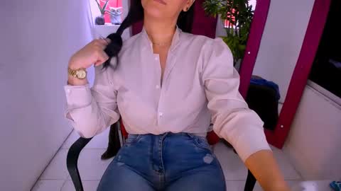 scarlet online show from December 19, 1:40 pm