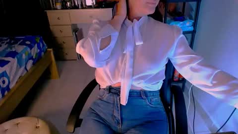 Snapshot of scarlett_sex2 chatting on April 25, 4:48 am scarlet online show from April 25, 4:48 am