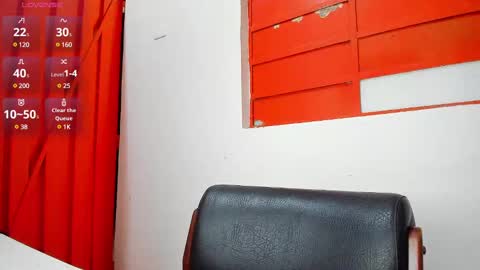 Snapshot of scarlett_skinny02 chatting on December 23, 2:56 am Isabella online show from December 23, 2:56 am