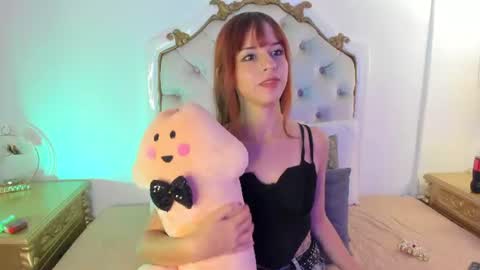 Snapshot of scarlett_smith_3 chatting on June 16, 1:30 am scarlett smith 3 online show from June 16, 1:30 am