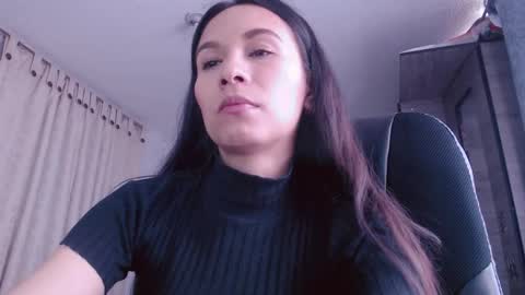 Snapshot of scarlett_vonrose chatting on October 21, 8:20 pm Scarlett Von Rose online show from October 21, 8:20 pm