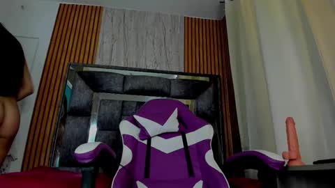 Scarlett zin follow me online show from February 20, 6:30 pm