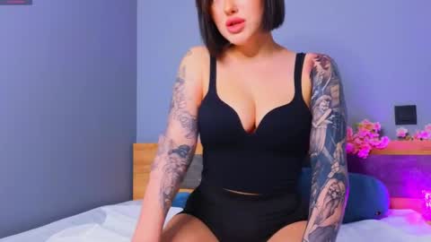 Snapshot of scarlettbestgirl chatting on May 13, 4:15 pm Scarlett online show from May 13, 4:15 pm