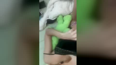 Snapshot of scarletthour chatting on March 20, 6:24 pm scarletthour online show from March 20, 6:24 pm