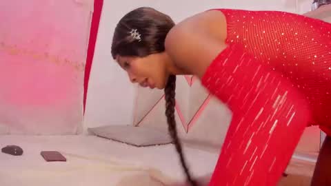 scarlett  online show from October 5, 3:10 pm