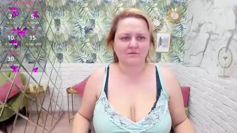 Snapshot of scarlettsoft chatting on December 2, 5:13 am Scarlett online show from December 2, 5:13 am