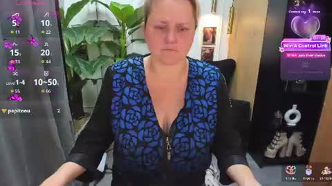 Snapshot of scarlettsoft chatting on June 11, 6:00 am Scarlett online show from June 11, 6:00 am