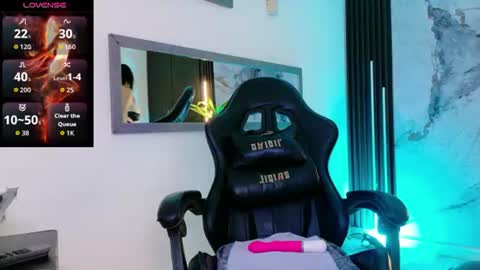Snapshot of scarlettt_jones chatting on June 11, 11:14 pm scarlettt_jones online show from June 11, 11:14 pm