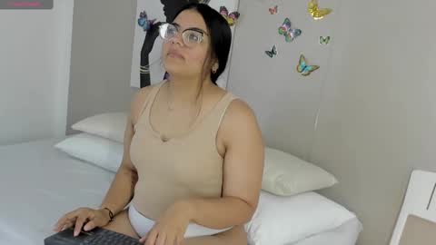 Snapshot of scarlettwhitmore chatting on October 1, 3:34 am Scarlett Whitmore online show from October 1, 3:34 am