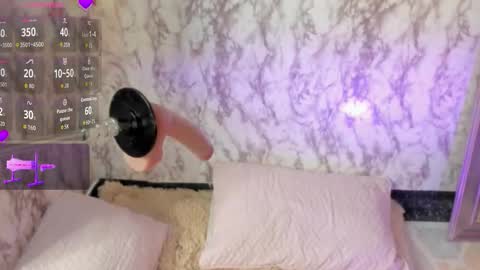 Snapshot of scarletxoxo_ chatting on November 14, 8:18 pm Scarlet online show from November 14, 8:18 pm