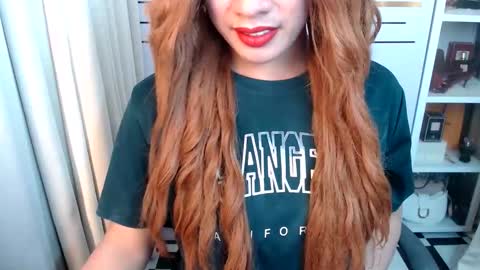 Queen Scarlet online show from March 9, 3:32 am