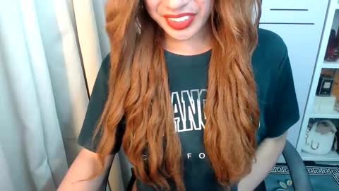 Queen Scarlet online show from March 15, 1:28 pm