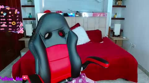 scarllet online show from February 28, 12:09 pm