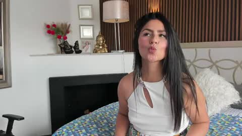 Snapshot of scarrlet_fox chatting on April 22, 7:26 pm Scarlet online show from April 22, 7:26 pm