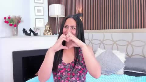 Snapshot of scarrlet_fox chatting on May 1, 7:40 pm Scarlet online show from May 1, 7:40 pm