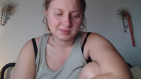 Snapshot of scartit chatting on May 9, 1:55 am ScarTit Bernhard online show from May 9, 1:55 am