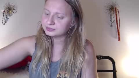 Snapshot of scartit chatting on May 11, 2:28 am ScarTit Bernhard online show from May 11, 2:28 am