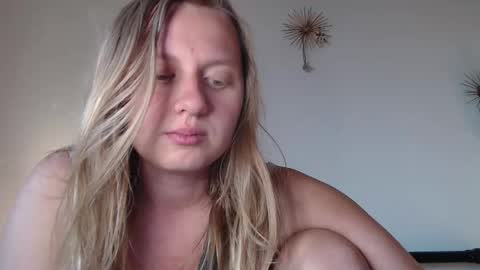 Snapshot of scartit chatting on May 18, 1:56 am ScarTit Bernhard online show from May 18, 1:56 am
