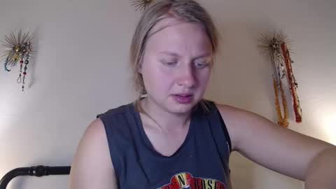 Snapshot of scartit chatting on May 24, 5:12 am ScarTit Bernhard online show from May 24, 5:12 am