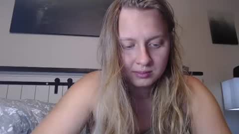 Snapshot of scartit chatting on June 11, 1:27 am ScarTit Bernhard online show from June 11, 1:27 am
