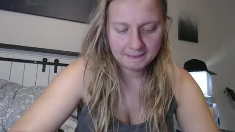 Snapshot of scartit chatting on June 23, 9:02 pm ScarTit Bernhard online show from June 23, 9:02 pm
