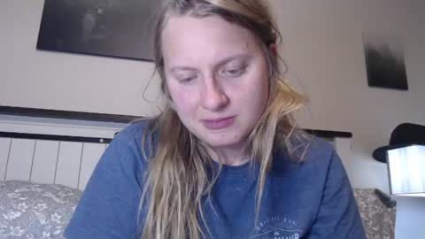 Snapshot of scartit chatting on July 1, 1:29 am ScarTit Bernhard online show from July 1, 1:29 am