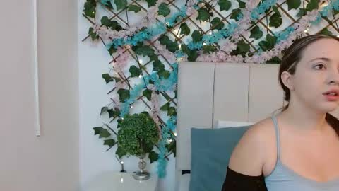 Snapshot of sccarlettjonnes chatting on November 29, 11:35 am SCARLET online show from November 29, 11:35 am