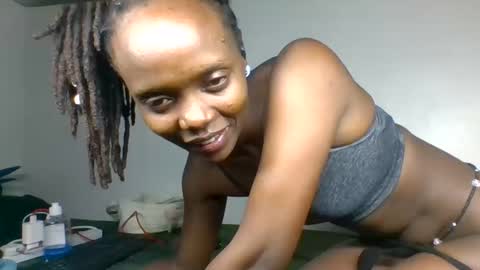 scentedfriction online show from November 27, 5:37 pm