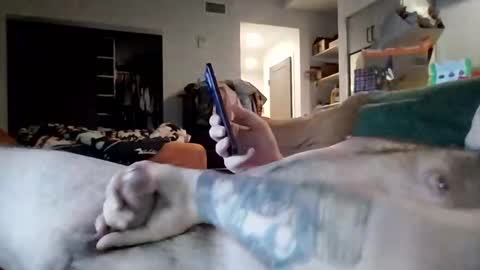 Snapshot of scharles1992 chatting on December 23, 6:55 am scharles1992 online show from December 23, 6:55 am