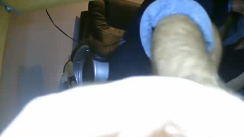 Snapshot of schlueppee chatting on December 7, 8:11 am Fritz Schluepper online show from December 7, 8:11 am