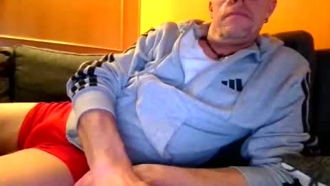 Snapshot of schmuhbaer1 chatting on November 17, 3:07 pm schmuhbaer1 online show from November 17, 3:07 pm