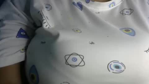 Snapshot of schoco_milf chatting on November 27, 11:34 am mai latina online show from November 27, 11:34 am