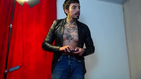Alejandro help me to reach 200 thumps up online show from April 27, 8:07 pm