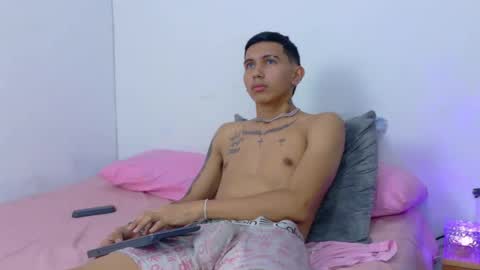 scook_gray online show from June 17, 4:41 pm