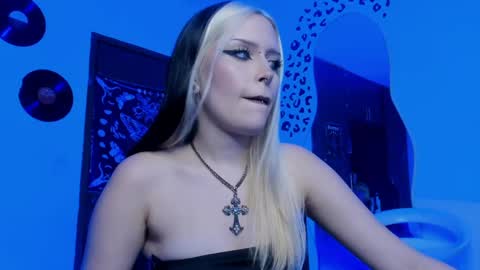 Goddess online show from April 28, 2:27 am