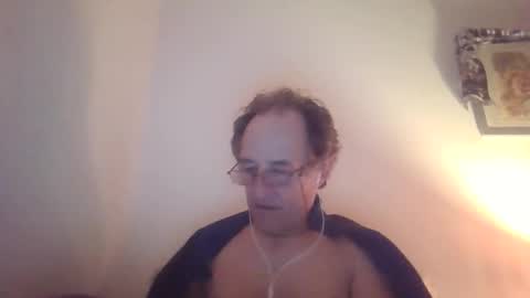 Snapshot of scotchwhieskie chatting on October 26, 11:42 pm scotchwhieskie online show from October 26, 11:42 pm