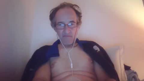 Snapshot of scotchwhieskie chatting on November 15, 11:54 pm scotchwhieskie online show from November 15, 11:54 pm