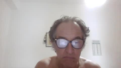 Snapshot of scotchwhieskie chatting on August 9, 10:15 pm scotchwhieskie online show from August 9, 10:15 pm