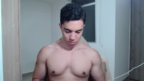 Snapshot of scott_brasher1 chatting on January 25, 1:32 am Twitter Scott brasher1 Instagram Camiloestuardo2 online show from January 25, 1:32 am