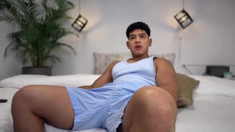 Snapshot of scott_flintt chatting on October 1, 4:29 am Andrew Flintt online show from October 1, 4:29 am