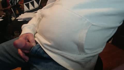 Snapshot of scottbearfun chatting on February 12, 4:33 pm scottbearfun online show from February 12, 4:33 pm