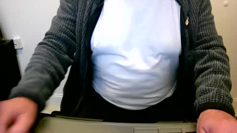 Snapshot of scotti30 chatting on December 21, 9:23 am Scott online show from December 21, 9:23 am