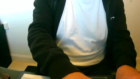 Snapshot of scotti30 chatting on September 26, 8:18 am Scott online show from September 26, 8:18 am
