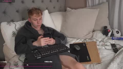 Snapshot of scottish_twink01 chatting on June 12, 10:08 pm danny online show from June 12, 10:08 pm